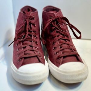 Converse Chuck Taylor II Hi Top Bordeaux/White.